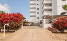 Apartamento con balcon y vista al mar en Coveñas